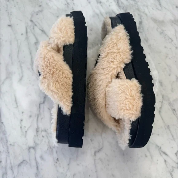 NEW UGG Fuzz Sugar Cross Slides Cream Fuzzy Wool Slippers Women’s Size 9 - Picture 5 of 9